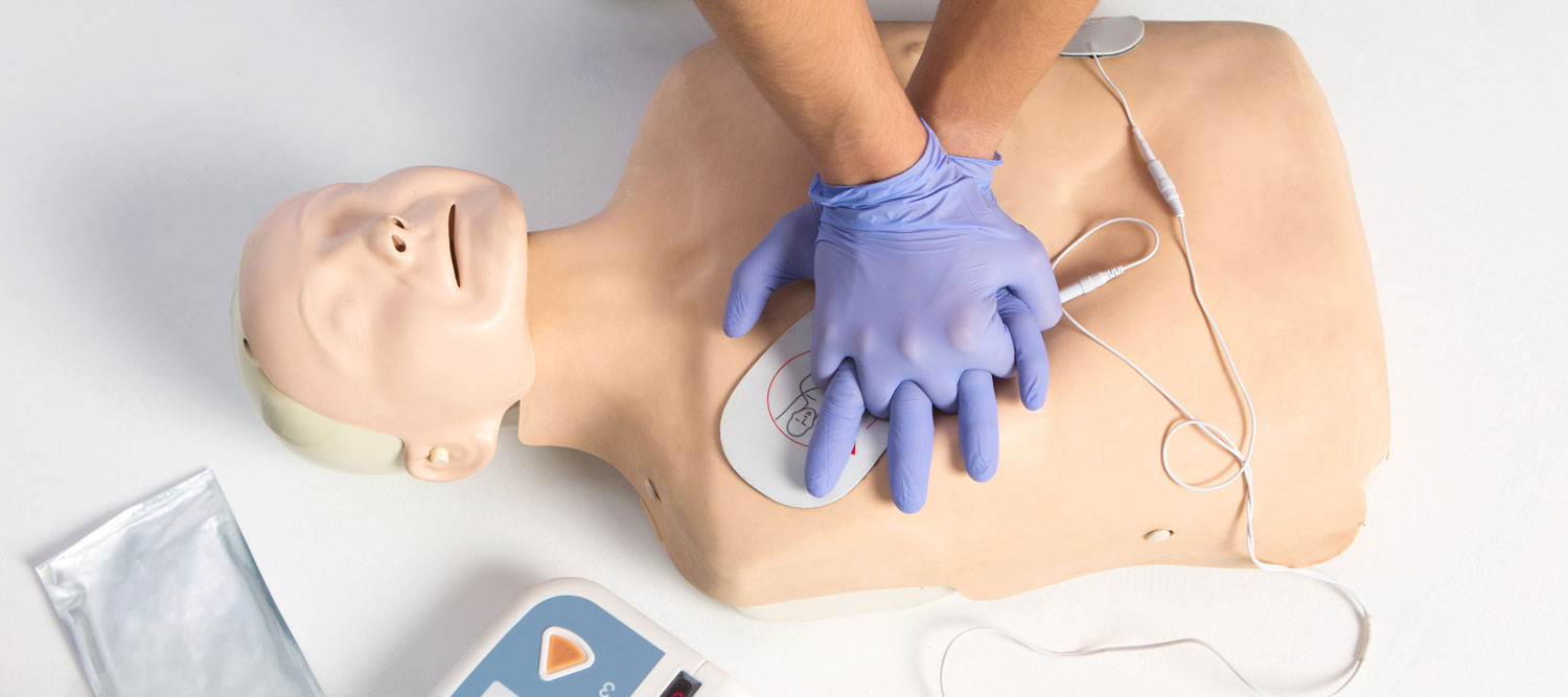 manichino e defibrillatore